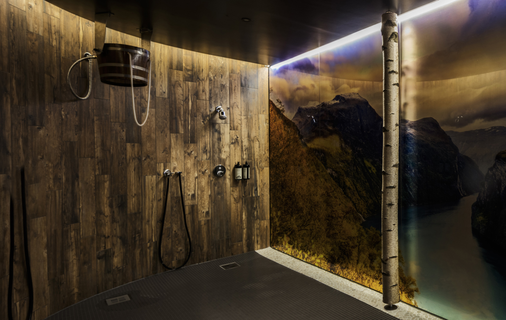 The-well-spa-oslo-fjell-dusj.jpg