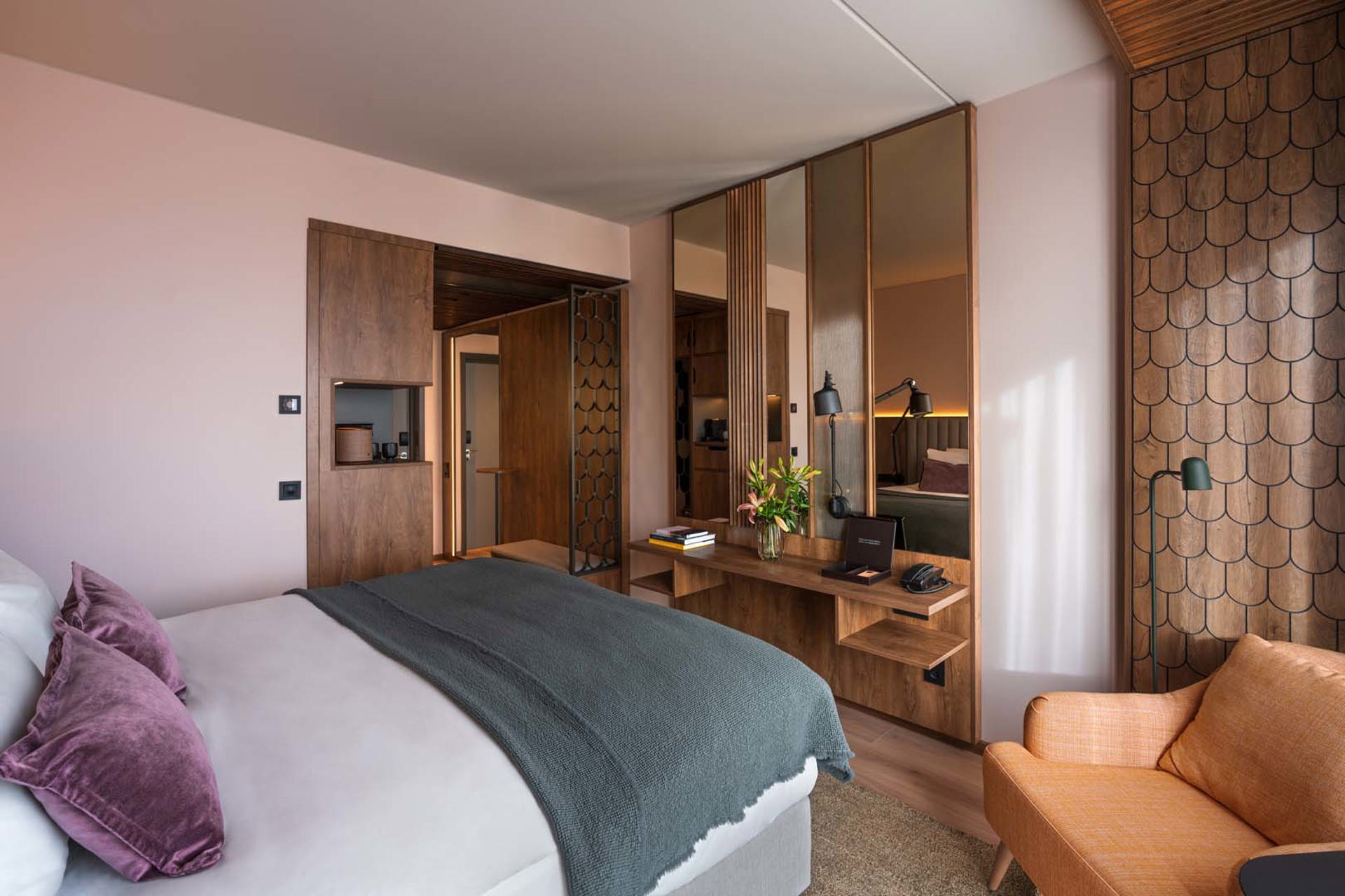 Signature View-6.jpg